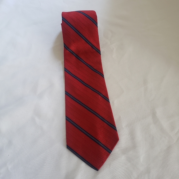 Cremieux Red and Blue Striped Silk Tie - Picture 2 of 8